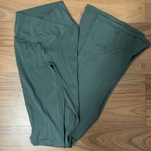 Never worn Aerie crossover flared leggings